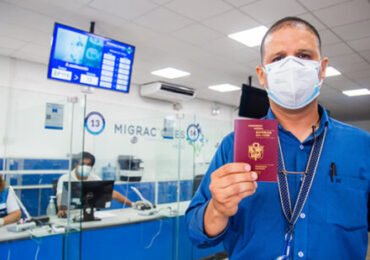 Migraciones Reanuda Atención para Tramitar Pasaportes