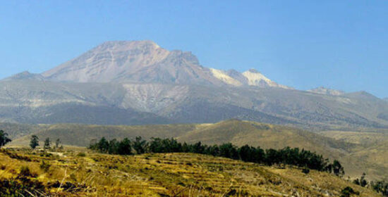 Guías de Montaña de Arequipa escalaron el Volcán Pichu Pichu por el Día Mundial del Turismo