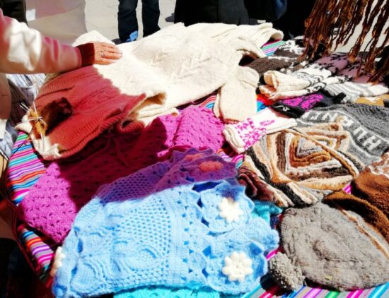 Huancavelica: Artesanos Textiles se Lucirán en Feria Artesanal