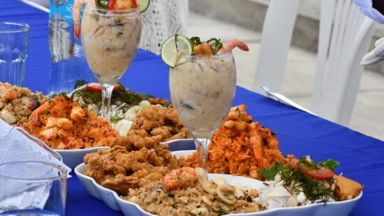 Cerro Azul Ofrece lo Mejor de su Gastronomía por el 101 Aniversario de Creación Política