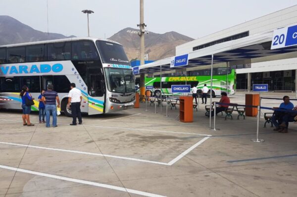 Suspenden Venta de Pasajes Terrestre a Arequipa, Cusco y Puno por Temor a Bloqueo de Carreteras