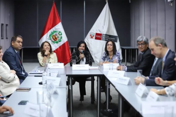 Ministra Galdo se Reunió con CANATUR y AHORA Perú