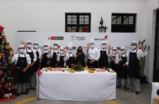 Presentan Cenas Navideñas que Revaloran Gastronomía Regional del Perú