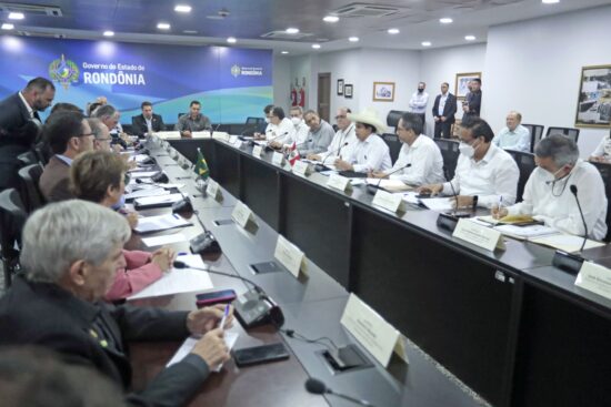 Cooperación y Desarrollo Fronterizo en la Reunión Castillo – Bolsonaro