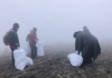 Limpian Zona de Ascenso al Volcán Misti