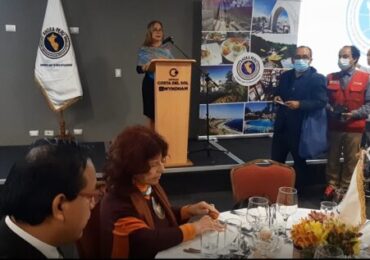 Blanca Chávez Destaca Labor de exministra Rocío Barrios en Almuerzo de Camaradería