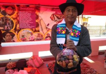 Singular Concurso de Pelado de Papa en Huancayo