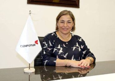 Madeleine Burns Asume el Viceministerio de Comercio Exterior y de Turismo