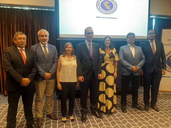 Galería de fotos: Almuerzo de Camaradería de AHORA Perú – Consejo Directivo (2023- 2025)