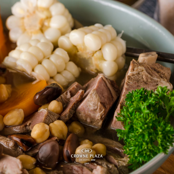 Vuelve el Tradicional Buffet de Sancochado del Crowne Plaza Lima una Opción para el Día del Padre