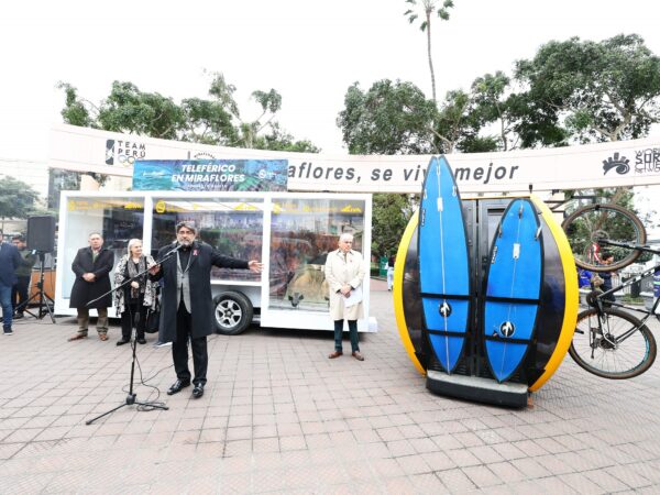 Miraflores Presentó Cabina del Primer Teleférico de la Costa Verde