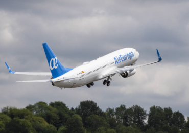 Aerolíneas Suspenden Vuelos tras Ataque de Irán a Israel y la Escalada Bélica