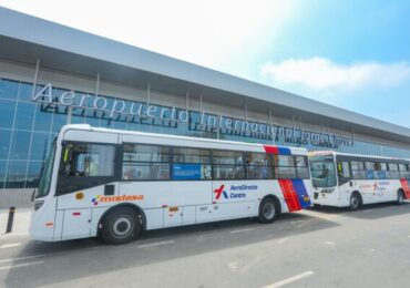 Aerodirecto con Malestar de Pasajeros por Largas Colas