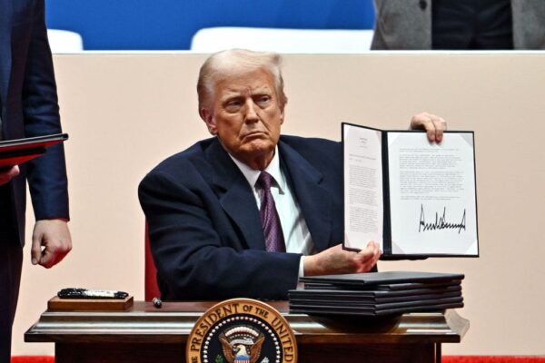 Trump Prohíbe a Ciudadanos de Estados Unidos Viajar a Cuba