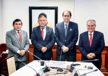 Jorge Zeballos Presidirá Comisión de Comercio Exterior y Turismo