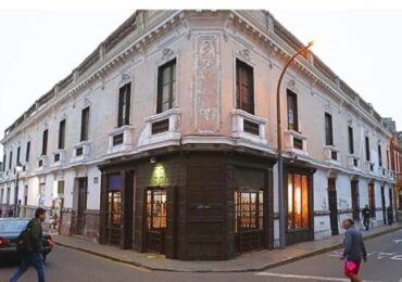 Bar Queirolo del Centro de Lima Cambia de Nombre tras Fallo de Indecopi