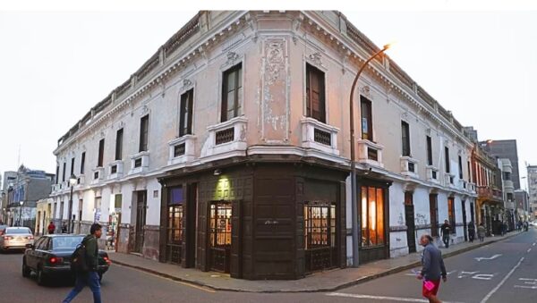 Bar Queirolo del Centro de Lima Cambia de Nombre tras Fallo de Indecopi