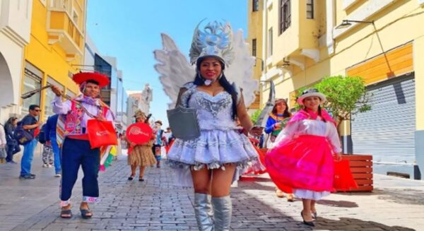 Día Mundial del Turismo con Pasacalle por el Centro Histórico de Arequipa