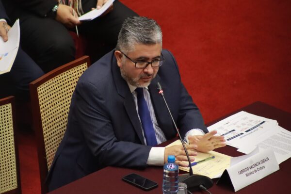 Congresistas Presentarían Moción de Censura al Ministro de Cultura