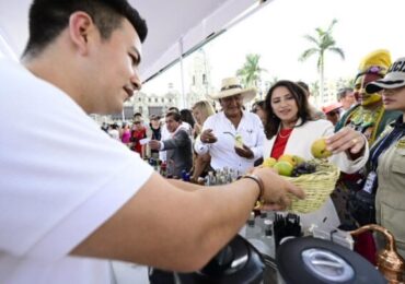 Riqueza Turística de Ica se Expone en Plaza Mayor
