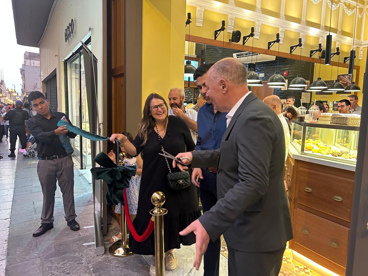 𝗜𝗻𝗮𝘂𝗴𝘂𝗿𝗮𝗻 𝗗𝗼𝗻 𝗠𝗮𝗺𝗶𝗻𝗼 𝗧𝗼 𝗚𝗼 𝗲𝗻 𝗲𝗹 𝗝𝗶𝗿𝗼́𝗻 𝗱𝗲 𝗹𝗮 𝗨𝗻𝗶𝗼́𝗻