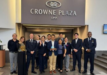 Crowne Plaza Lima recibe reconocimiento de IHG al mejor Gerente General de la región de México, Latinoamérica y el Caribe