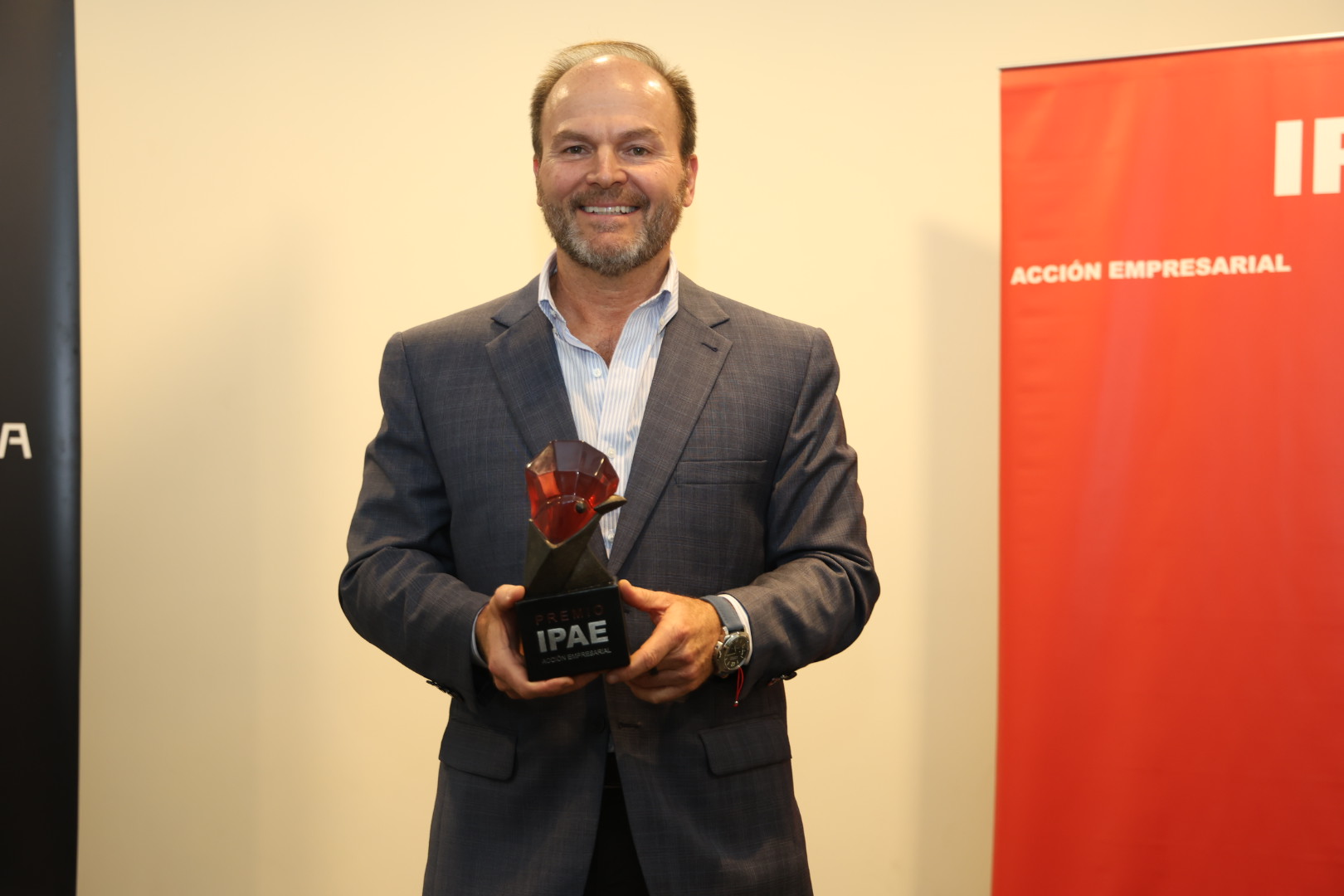 Juan Stoessel recibe el Premio IPAE al Empresario del Año 2025