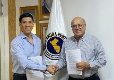 AHORA PERÚ y Reevalúa firman convenio para llevar salud financiera al sector hotelero y gastronómico