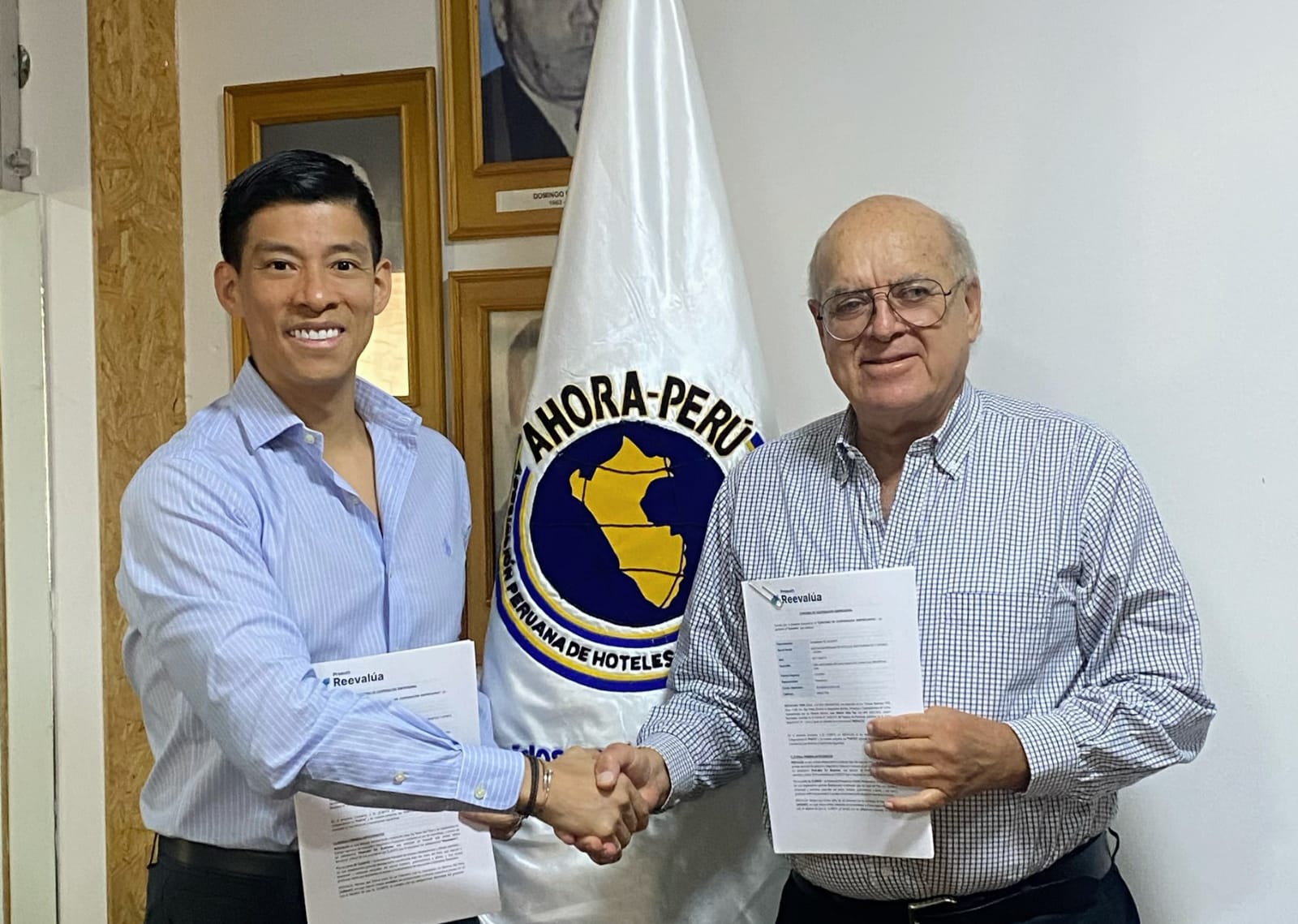 AHORA PERÚ y Reevalúa firman convenio para llevar salud financiera al sector hotelero y gastronómico